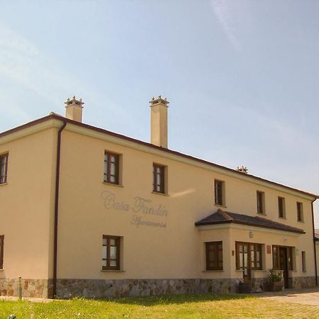 Apartamentos Fandin Ribadeo Dış mekan fotoğraf