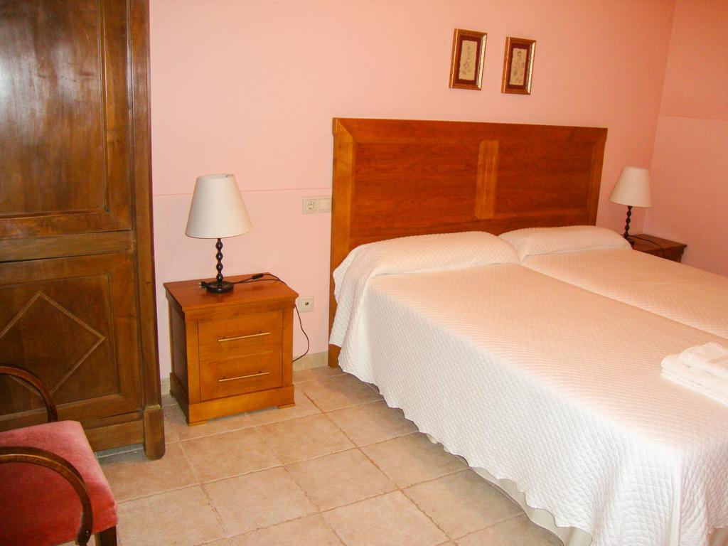 Apartamentos Fandin Ribadeo Oda fotoğraf