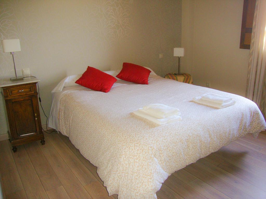 Apartamentos Fandin Ribadeo Oda fotoğraf