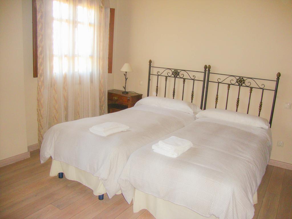 Apartamentos Fandin Ribadeo Oda fotoğraf