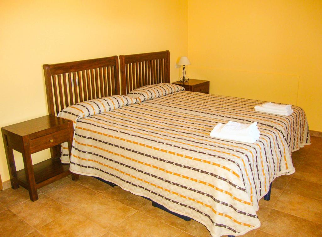 Apartamentos Fandin Ribadeo Oda fotoğraf